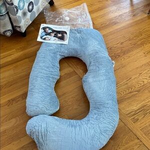 New Sealed Chilling Home Multifunction U Shaped Pregnancy Pillow